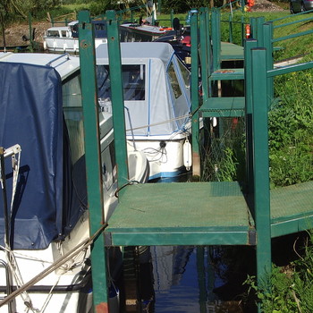 Medium marine moorings